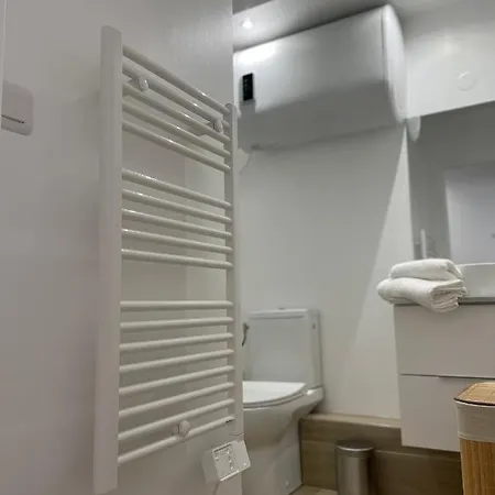 Idealement Situe, Vue & Parking Privee Gratuit Apartment