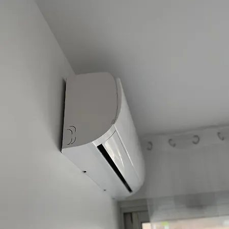 Apartment Idealement Situe, Vue & Parking Privee Gratuit